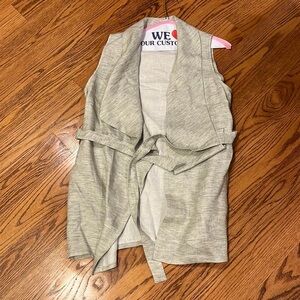 René Madison Ave Woman’s Grey Sleeveless Jacket